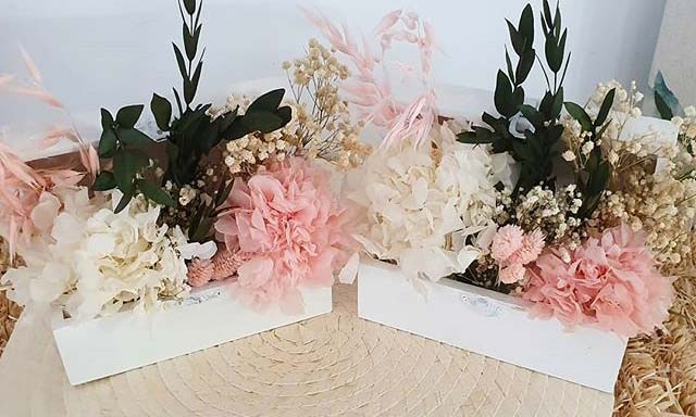 réplica ramo de flores preservadas en baúles