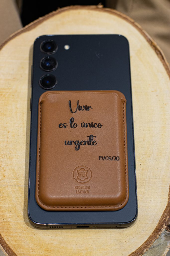 Porta tarjetas piel